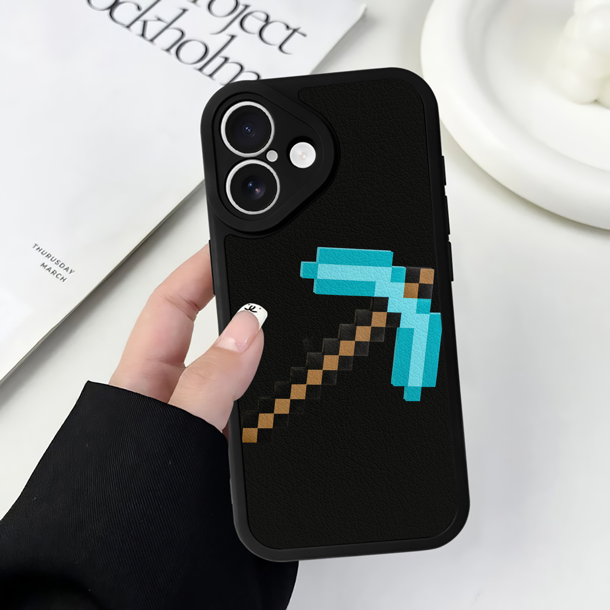 （画像用） マインクラフト ブロックの世界 Minecraft MC Block world 【iPhone 16シリーズ対応】シリコンスマホケース（レザー調） 材質：シリコン